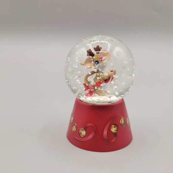 Charming Tails Snow Globe Glitter Red Figurine Reindeer Mouse - Picture 6 of 9